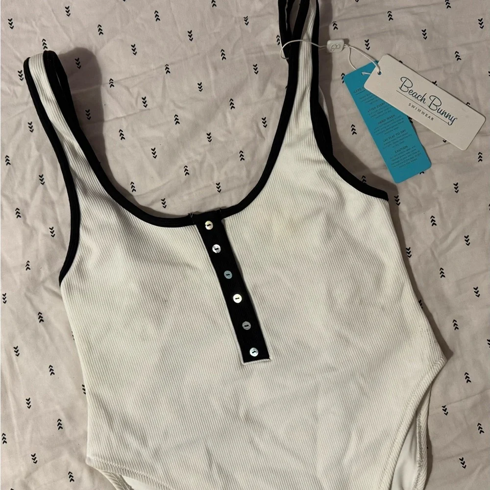 💕Beach Bunny Presley OnePiece Bathingsuit💕
